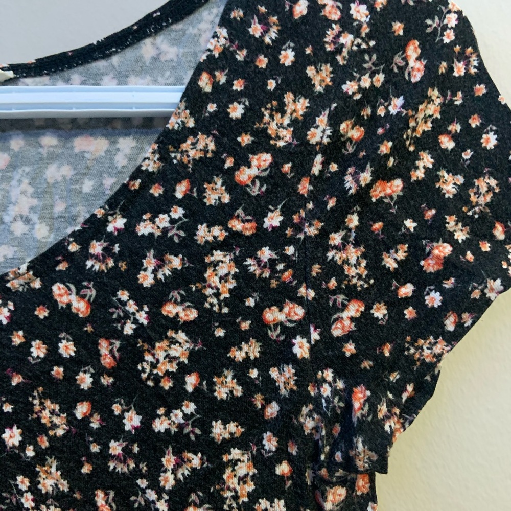 Clothes - Picture 2 of 3